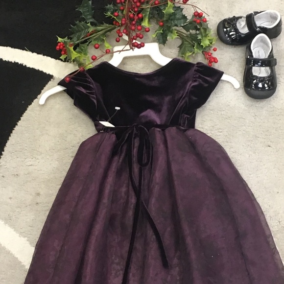 Children’s dress size 2t - Picture 3 of 3