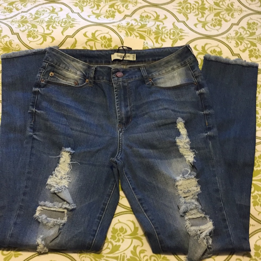Final Sale‼️Medium wash distressed skinny Jeans