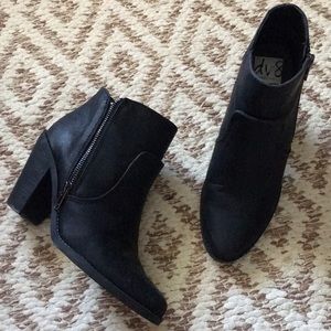 Dolce Vita Colbie Ankle Booties