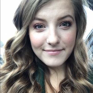 Meet your Posher, Lydia