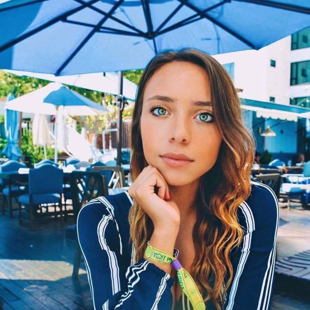 Meet your Posher, Emily