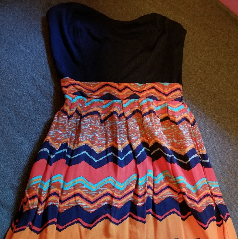 Sleeveless short dress