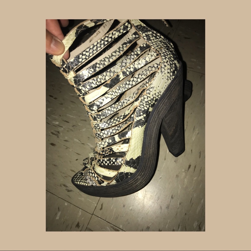 Joie Caged platform shoes 51/2