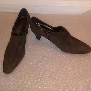 Vaneli brown suede shoes