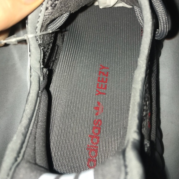 Adidas Yeezy V2 Beluga 2.0 - Picture 3 of 3