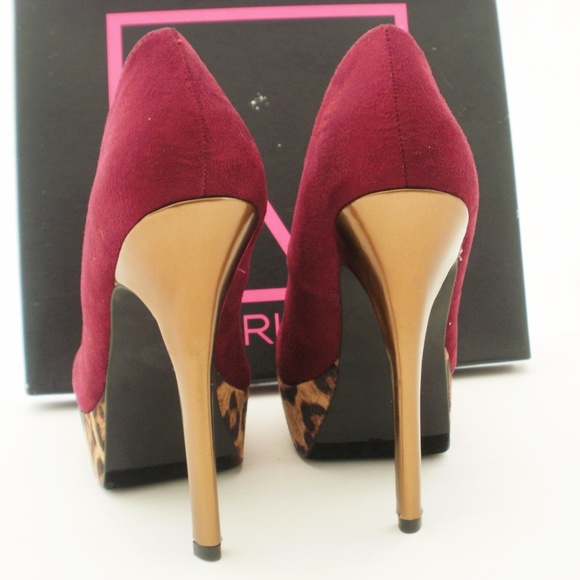 Material Girl Muse Wine Leopard Platform Pump Heel - Picture 3 of 9