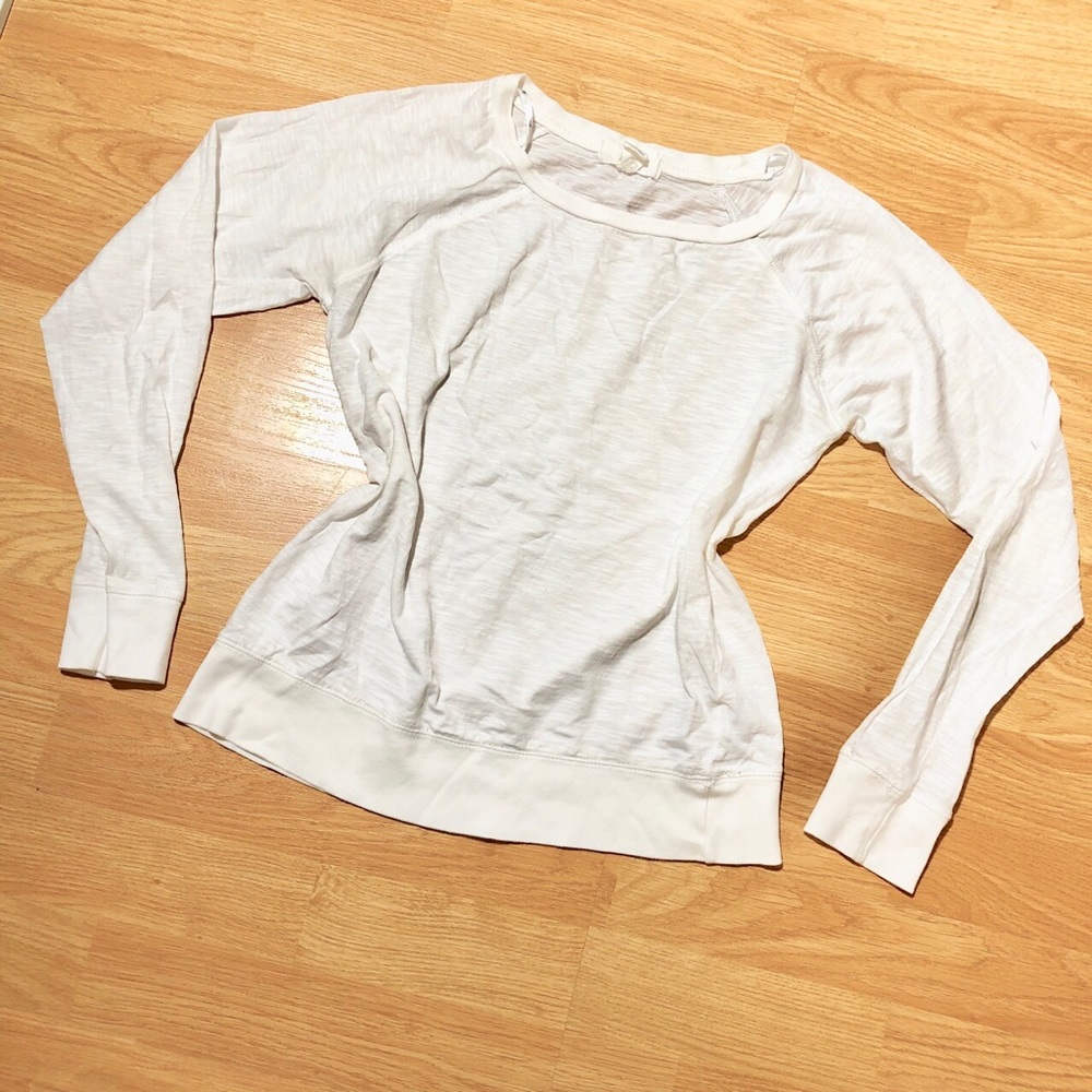 ❌5/$20 White long sleeve round neck Forever 21 top