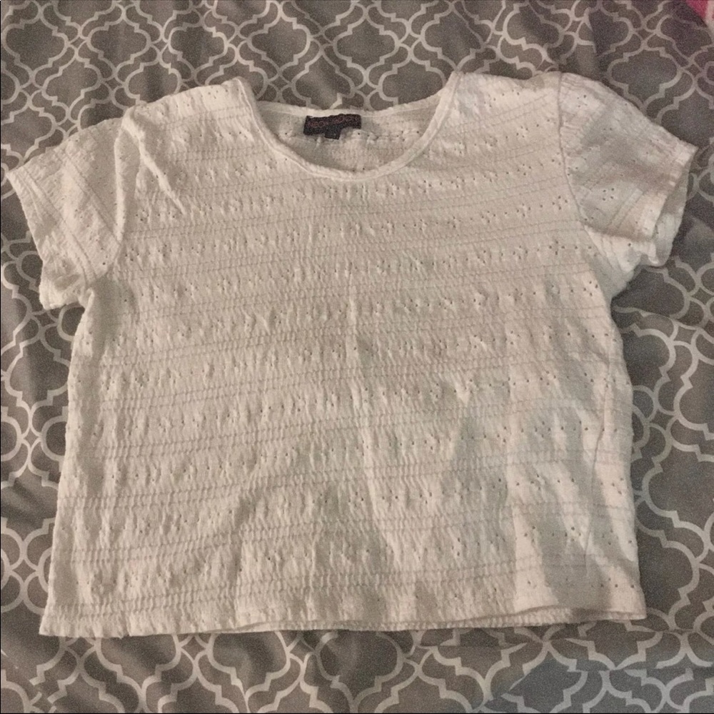 White crop tee!