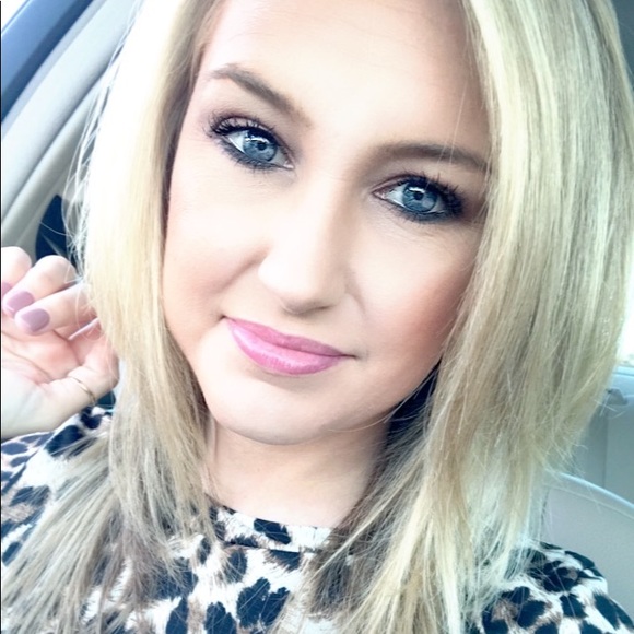 Meet your Posher - Picture 3 of 3