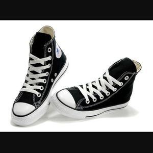 Black high top converse chuck taylor’s