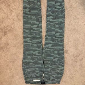 American Eagle women’s jeans