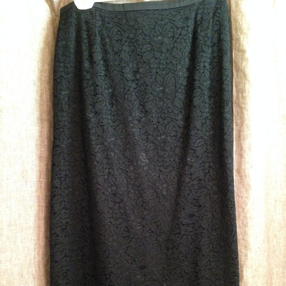 Nine & Company Black Skirt with lace overlay Sz 6