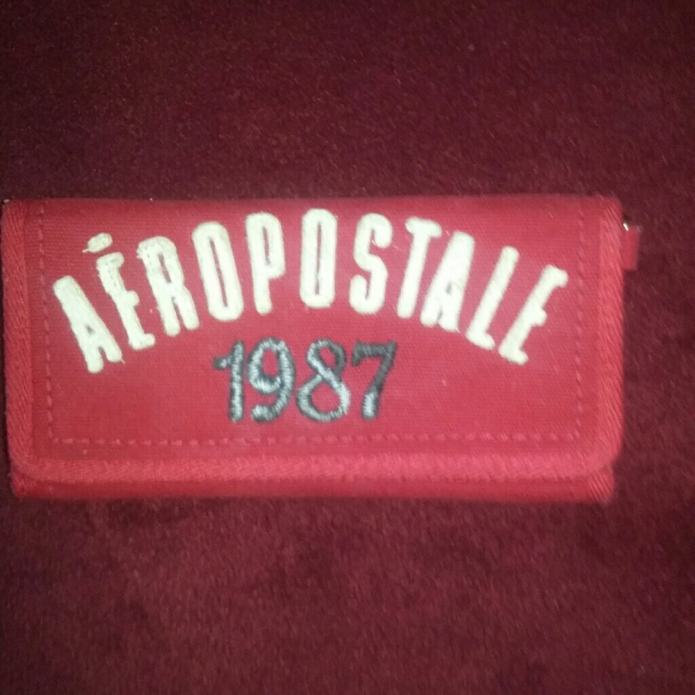 Aeropostale wallet!