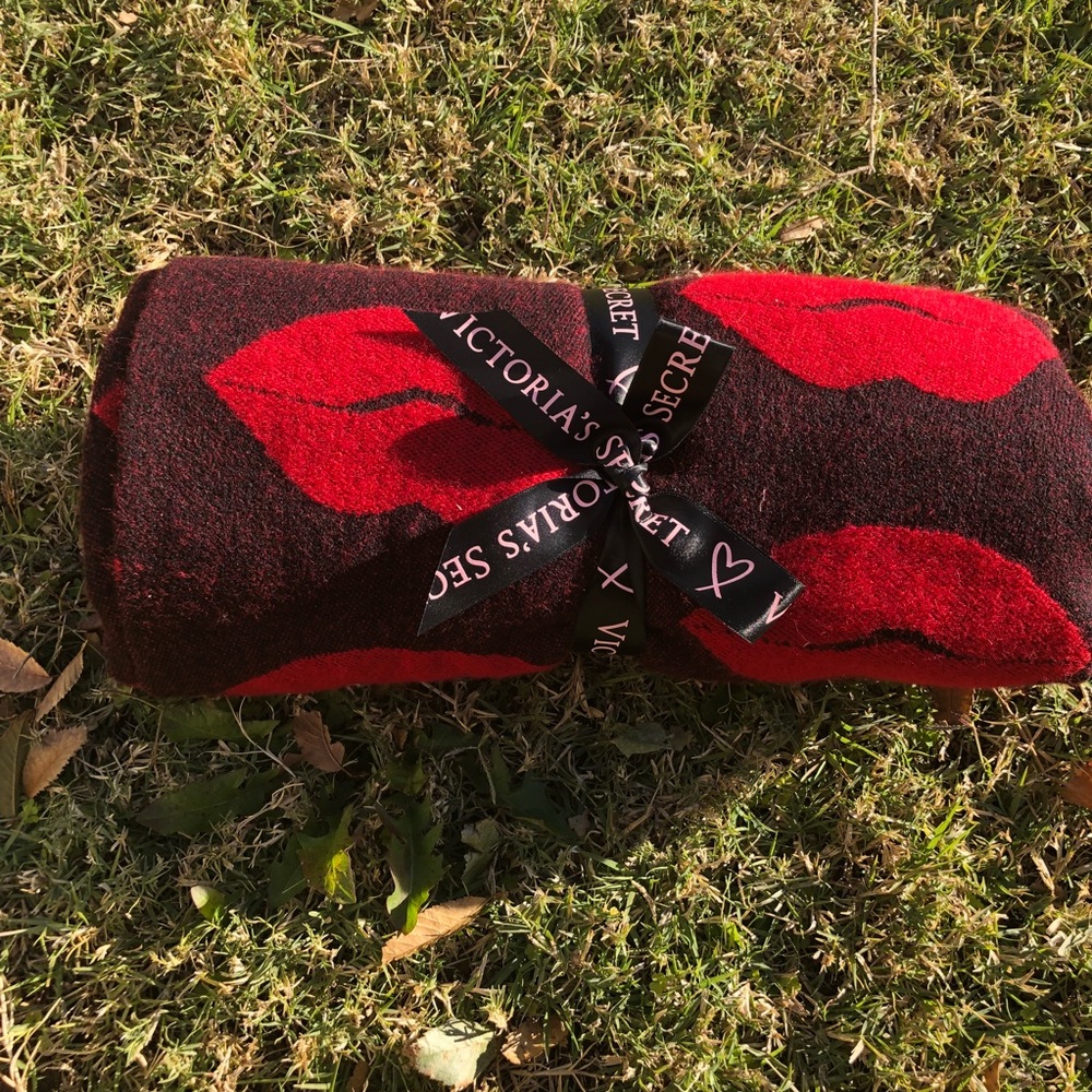 Victoria’s Secret “Lips” Blanket