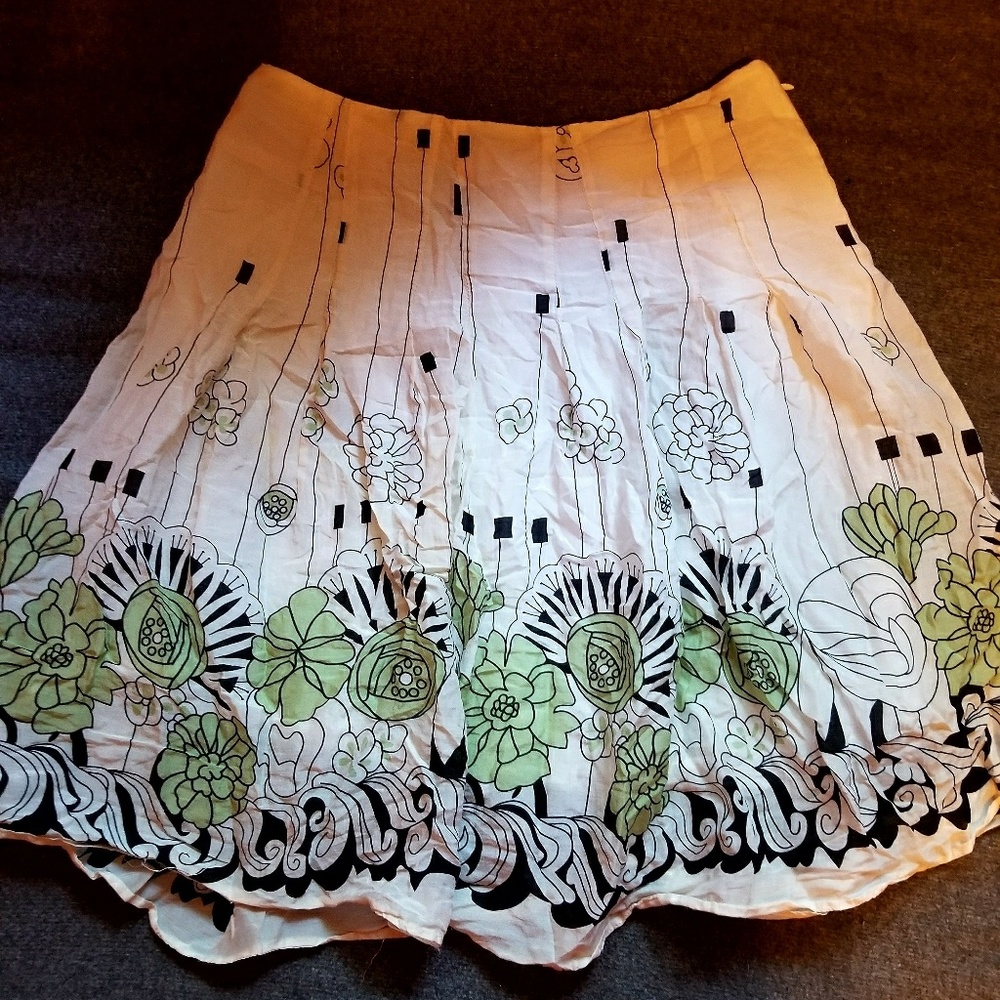 Romy short floral skirt