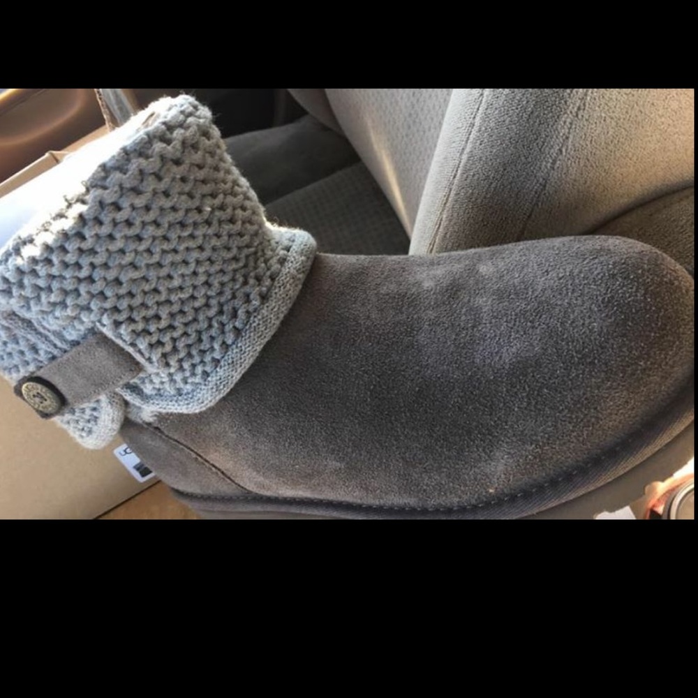 DARRAH UGGs NWT and Box, 6 Girls but fits 8 women