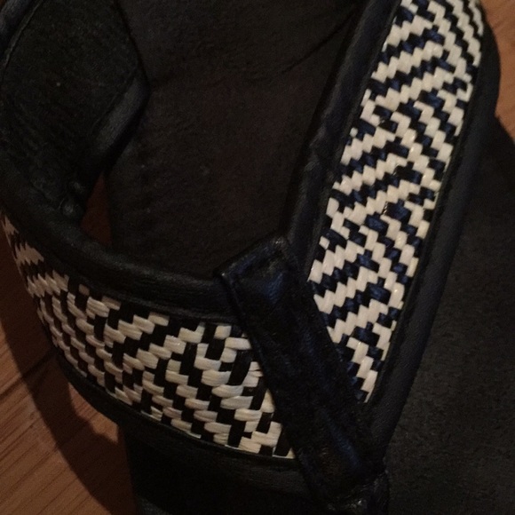 RUBBER BLACK AND WHITE WEDGE FLIP FLOPS - Picture 1 of 4