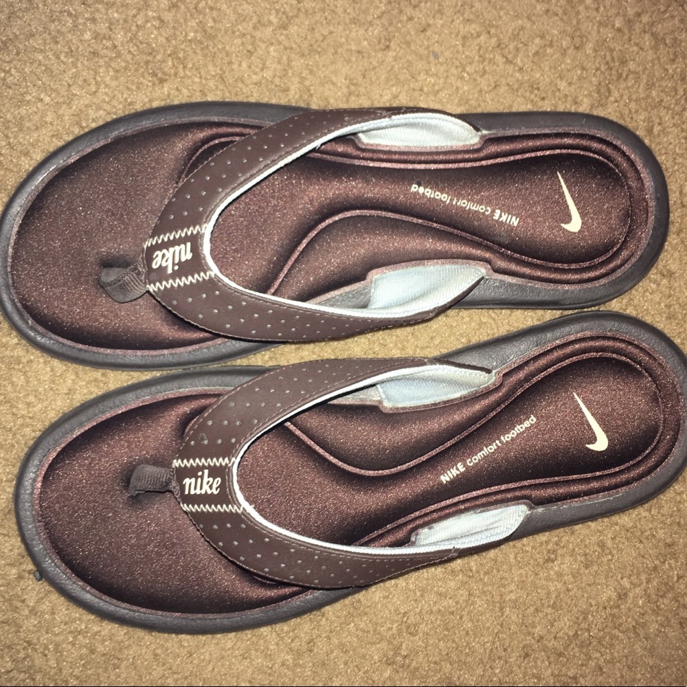 Women's Nike comfort sandals