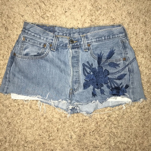 Levi shorts - Picture 2 of 4