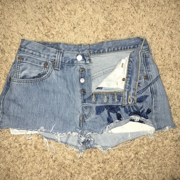 Levi shorts - Picture 4 of 4