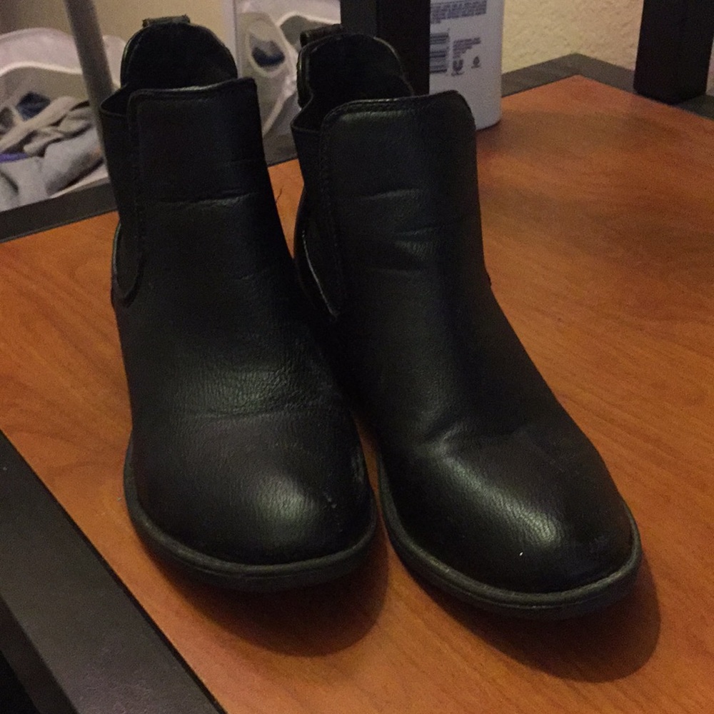 black booties