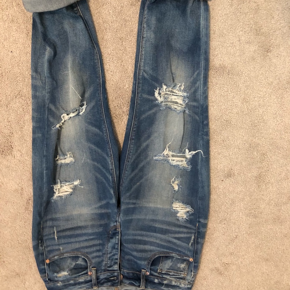 Women’s American Eagle “girlfriend” jeans