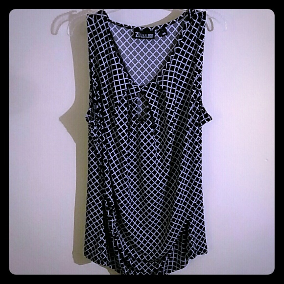 NWOT  NY & Co. Top. - Picture 1 of 4