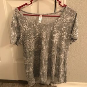 LulaRoe Medium Classic Tee
