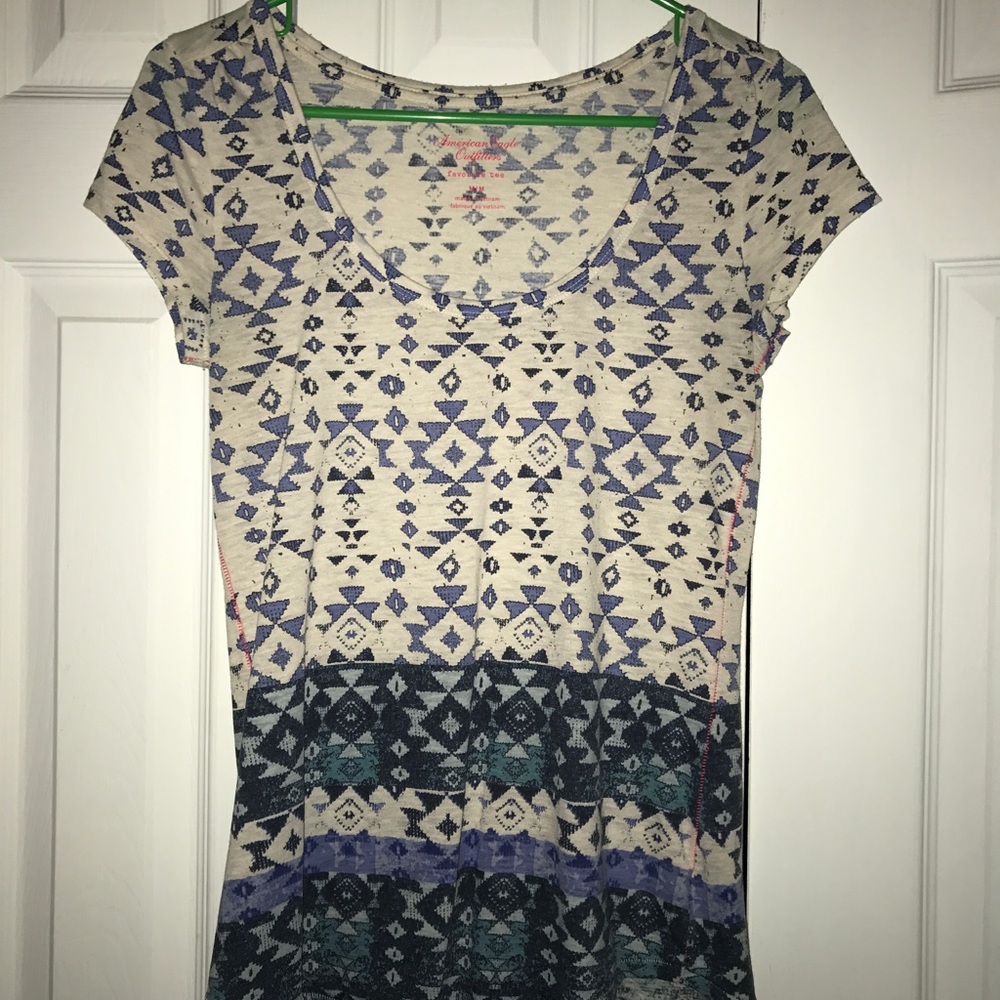Aztec vneck