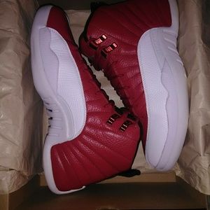 Retro 12 GYM red