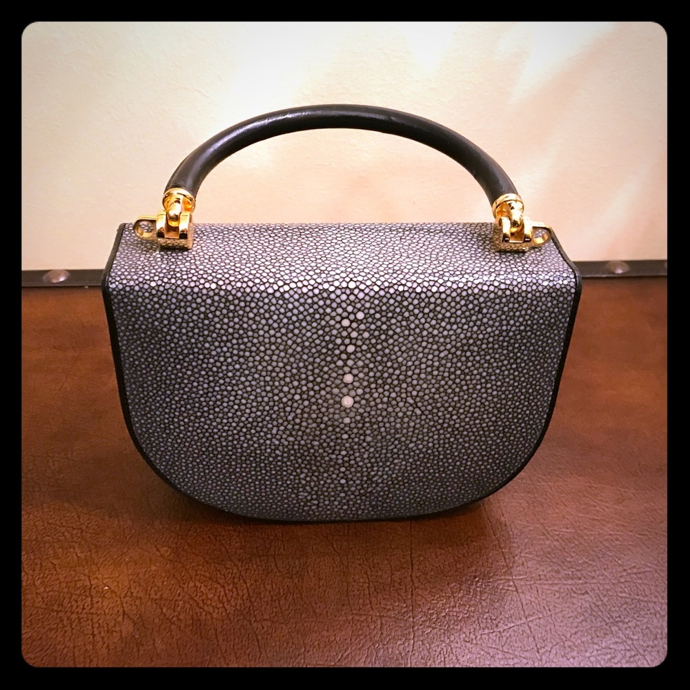 Patent stingray handbag