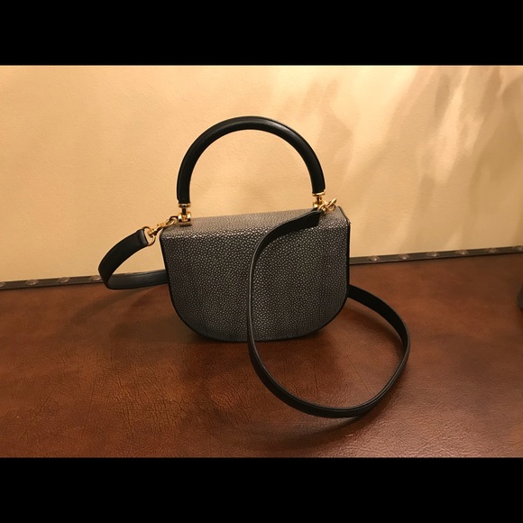 Patent stingray handbag - Picture 6 of 7