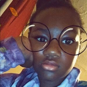 Meet your Posher, Cyneia