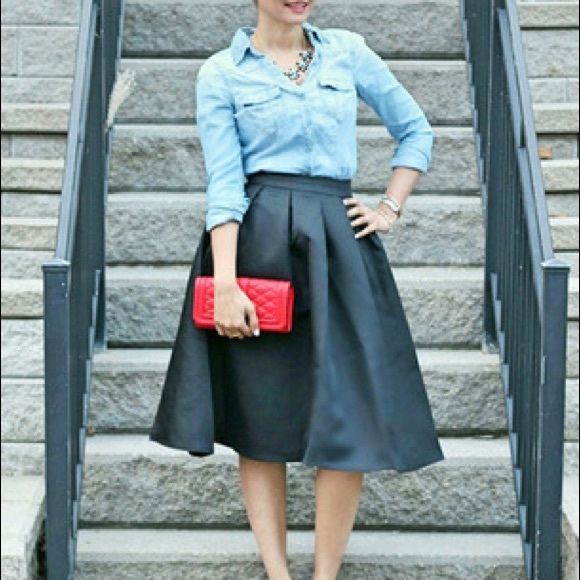🆕HP🏆Black Pleated midi skirt - Picture 3 of 5