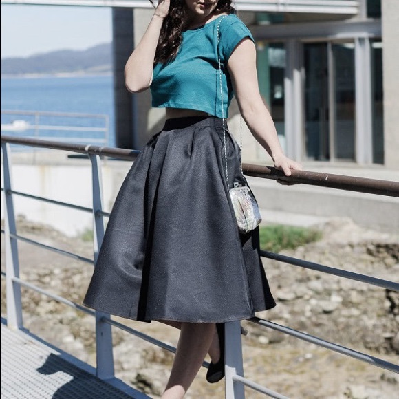 🆕HP🏆Black Pleated midi skirt - Picture 2 of 5