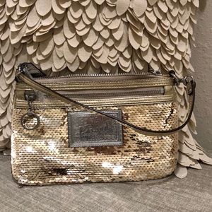 GOLD SEQUIN COACH WRISTLET