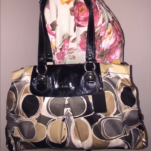 Coach signature Scarf print neutral color tote - Picture 1 of 8