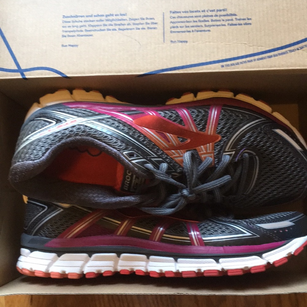 Brooks adrenaline GTS 17 US women’s size 10.5 WIDE