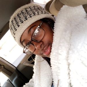 Meet your Posher, Donyah