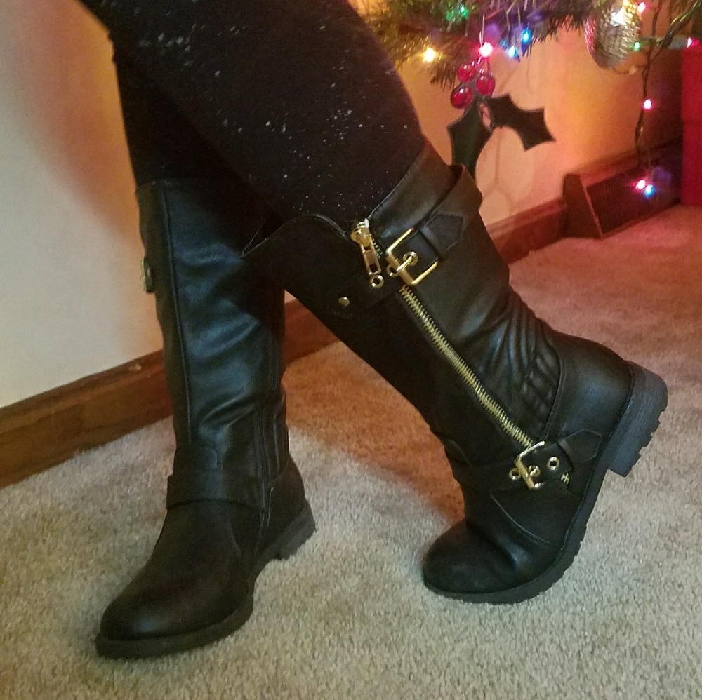 DONATING SOON Girls Black Zip Up Boots Good Cond.