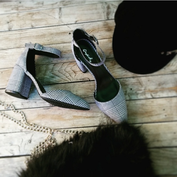 LAST PAIR!!//The Sherri// Black gingham heel - Picture 2 of 8