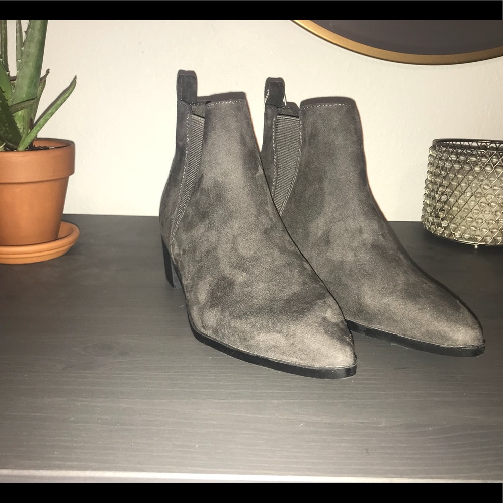 Faux suede gray pointed ankle boots new