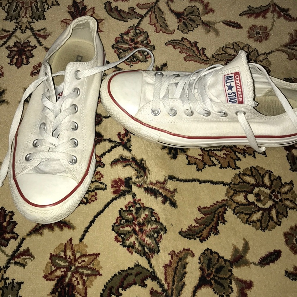 White lowtop converse