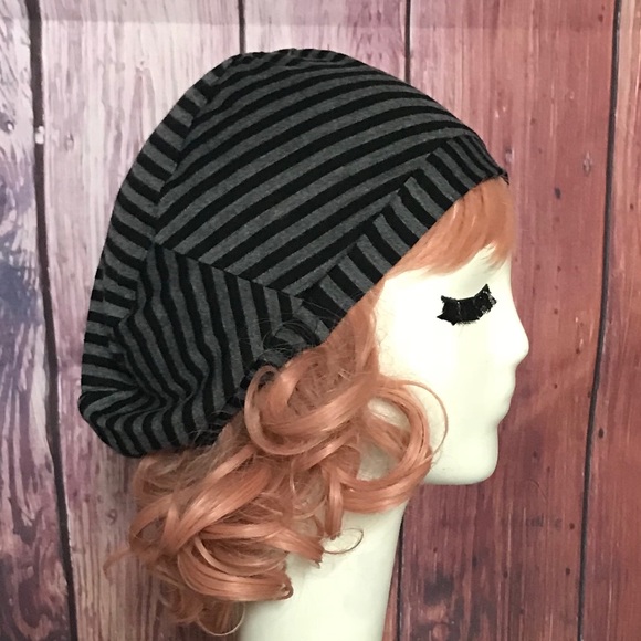 Striped Knit Beret Hat - Picture 3 of 5