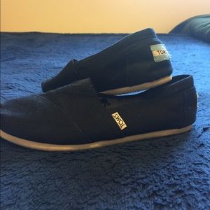 Toms