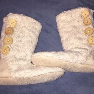 Adorable slipper boots