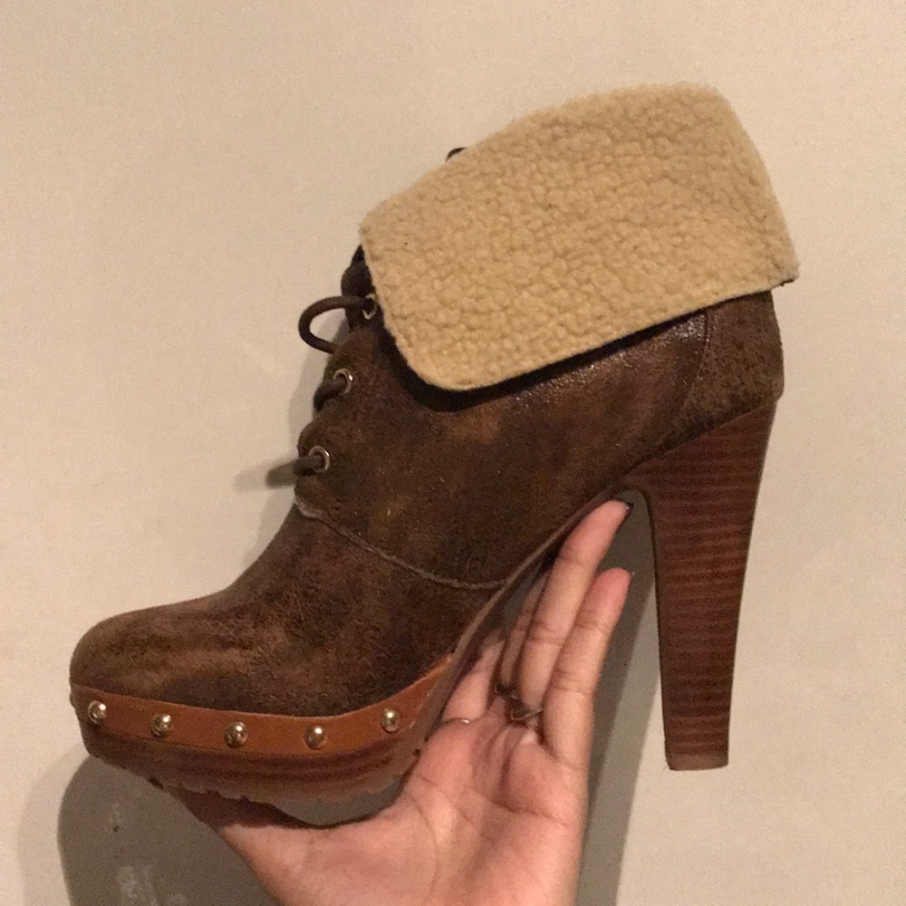 Brand new Michael micheal Kors healed boots