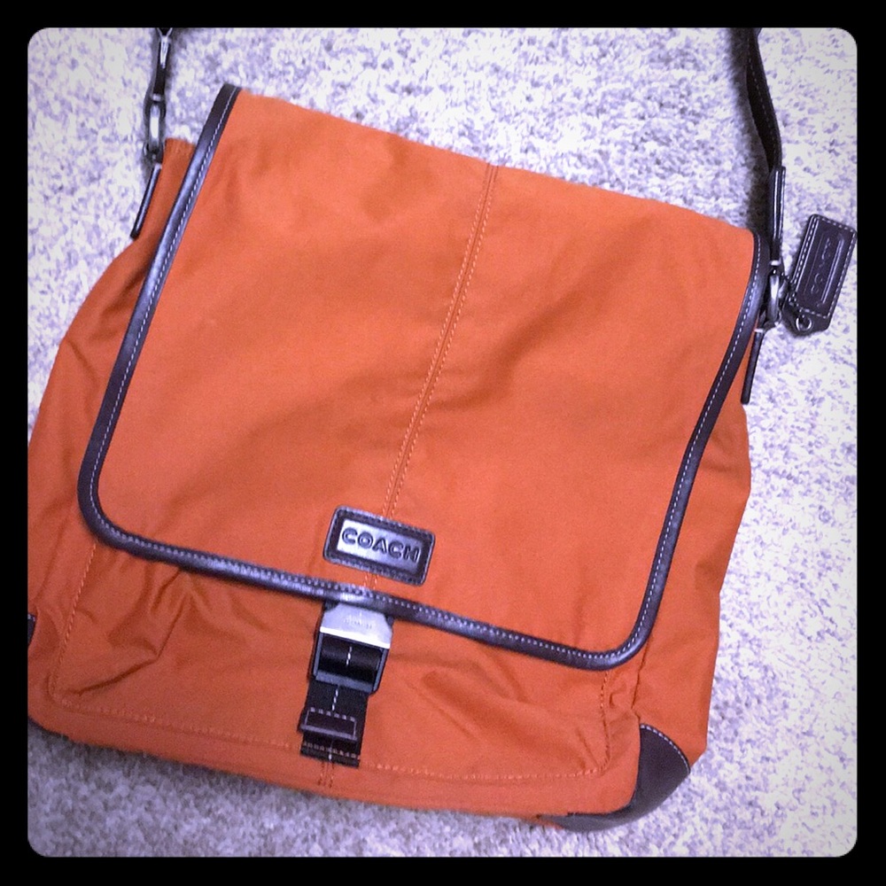 Coach crossover bag purse