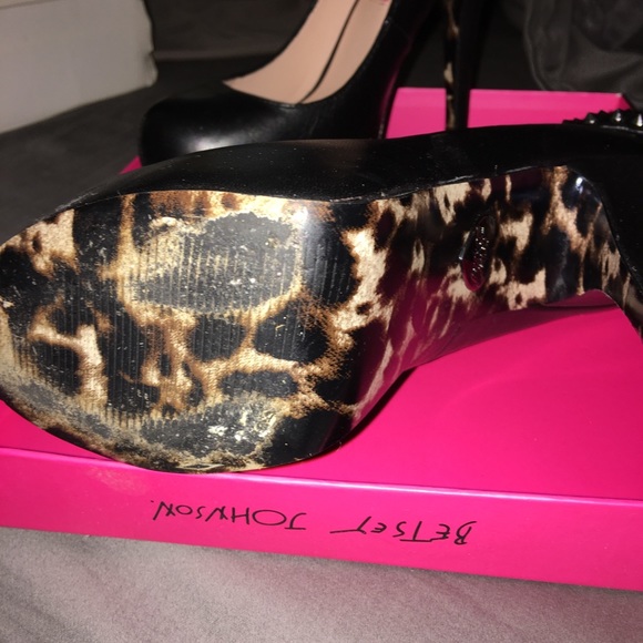 Pumps - Picture 3 of 3