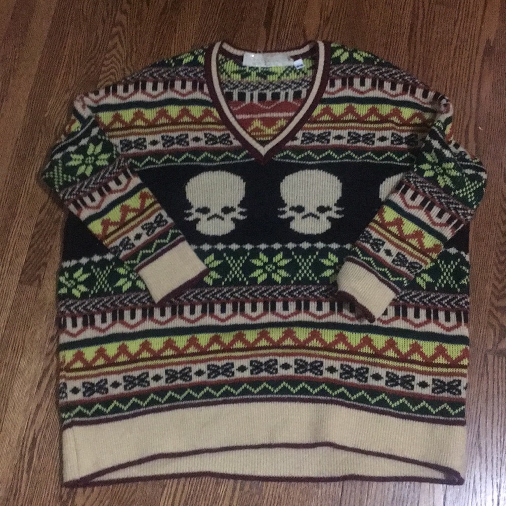 Jens pirate booty sweater size small
